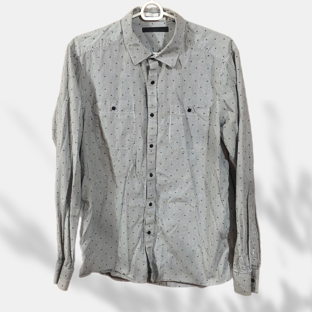 🇺🇸 Kenneth Cole Button Down Top